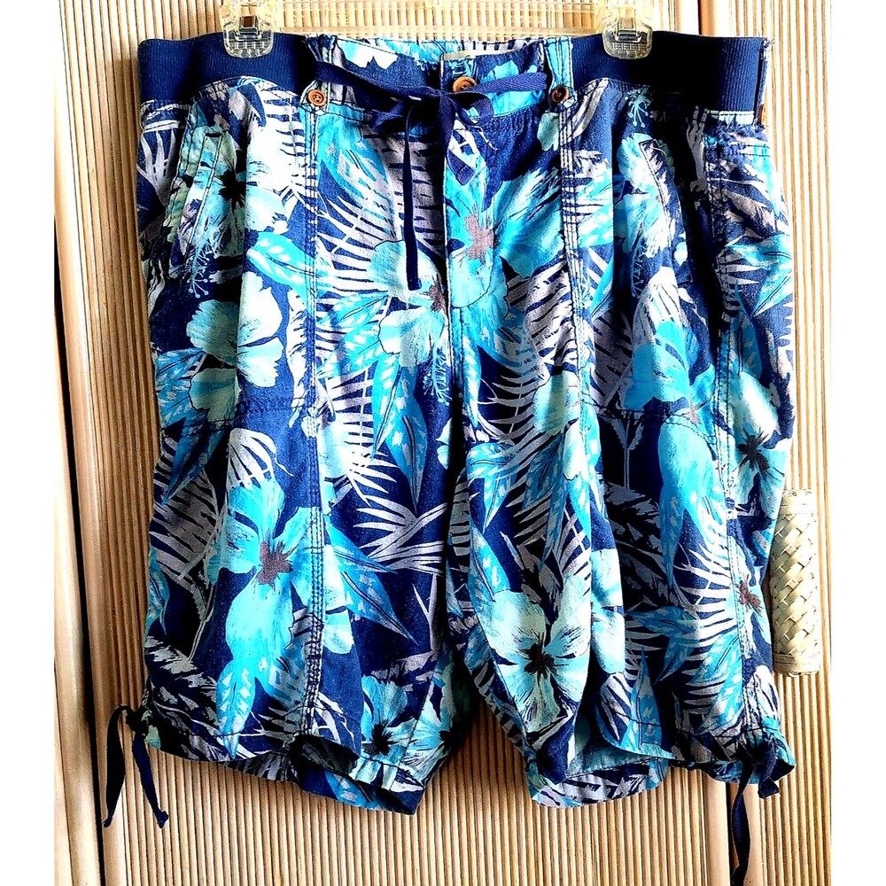 Sonoma Women's Shorts Size 16 Aloha Floral Tropical Summer Modern Fit